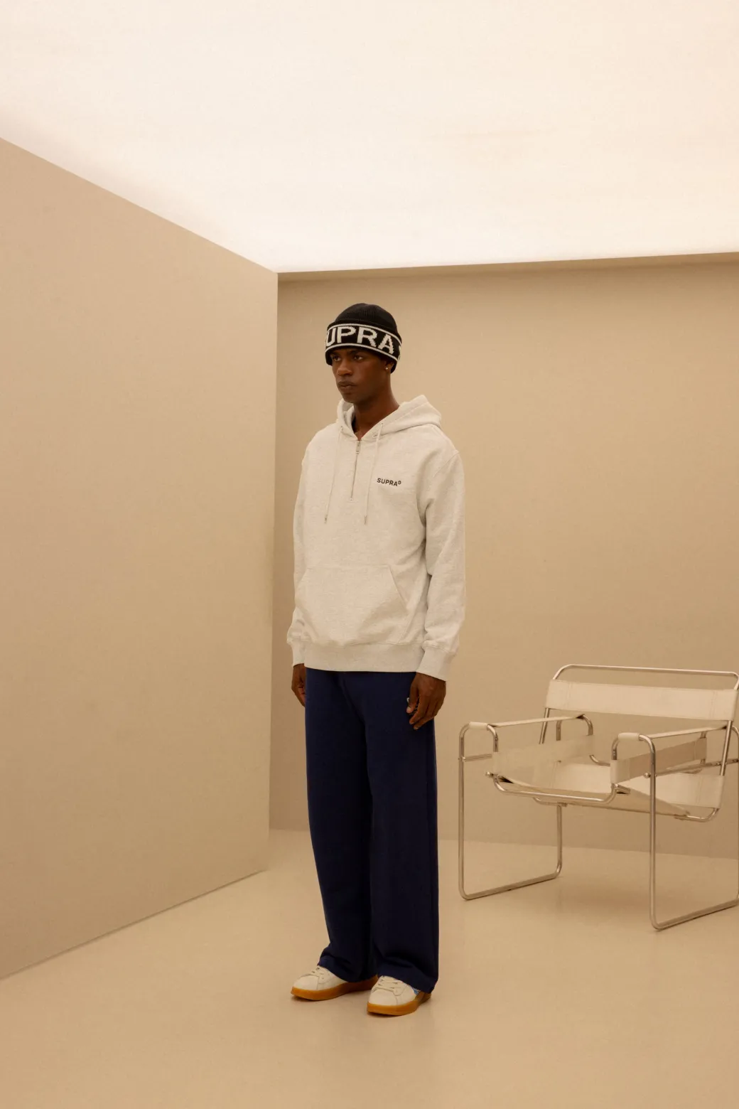 ESSENTIAL BASIC SMALL LOGO OVER FIT HALF ZIP HOODIE