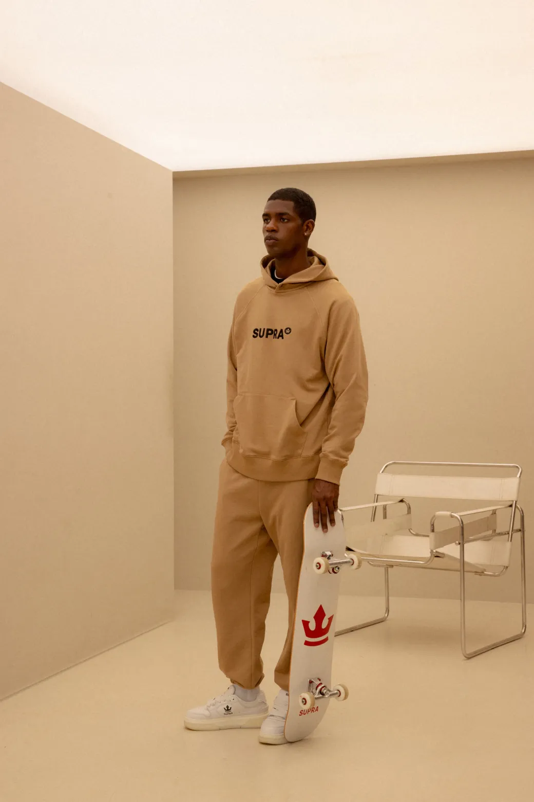 ESSENTIAL BASIC SMALL LOGO OVER FIT RAGLAN HOODIE