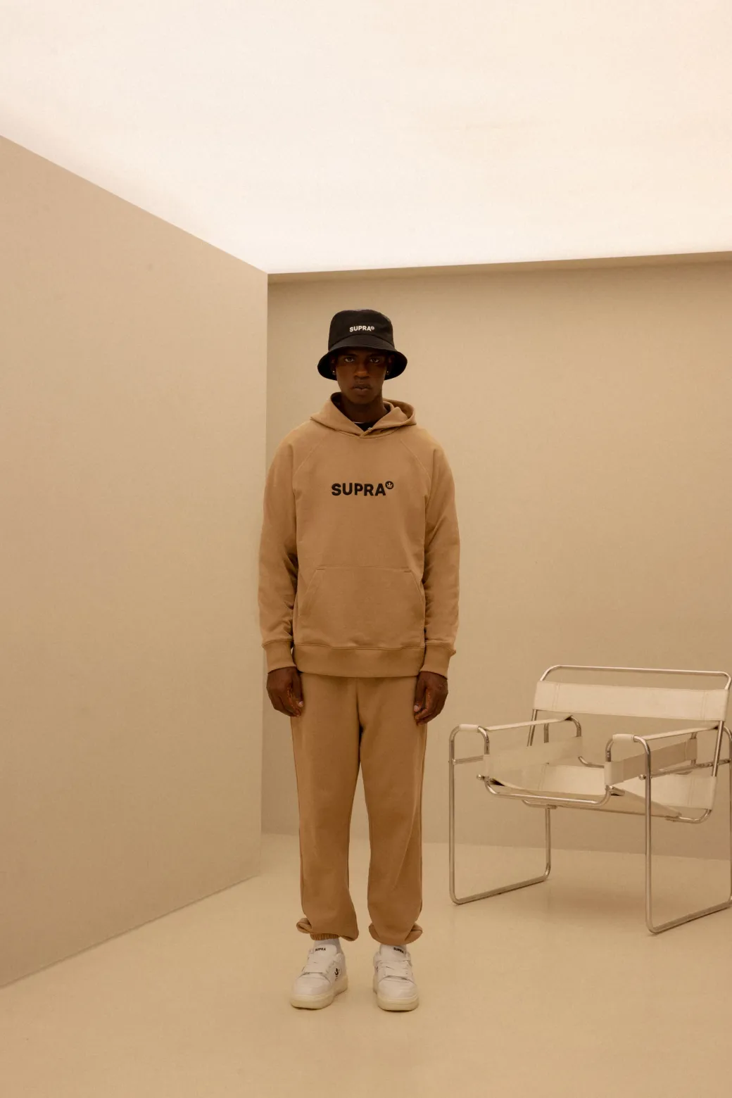 ESSENTIAL BASIC SMALL LOGO OVER FIT RAGLAN HOODIE