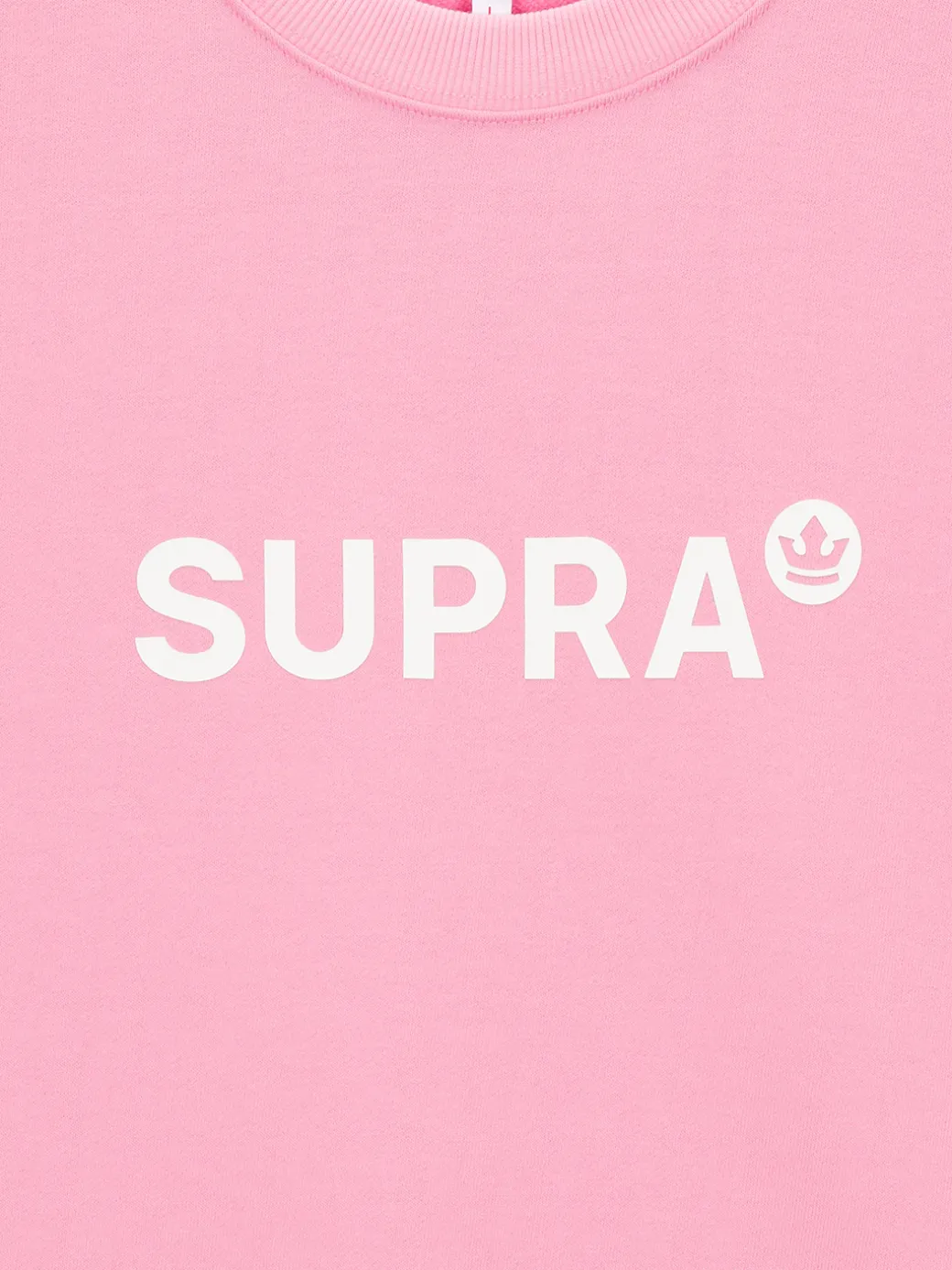 ESSENTIAL MEDIUM LOGO BASIC SWEATSHIRTS