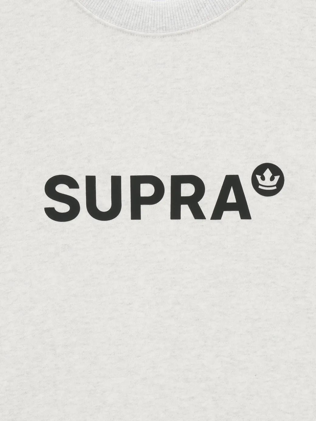ESSENTIAL MEDIUM LOGO BASIC SWEATSHIRTS