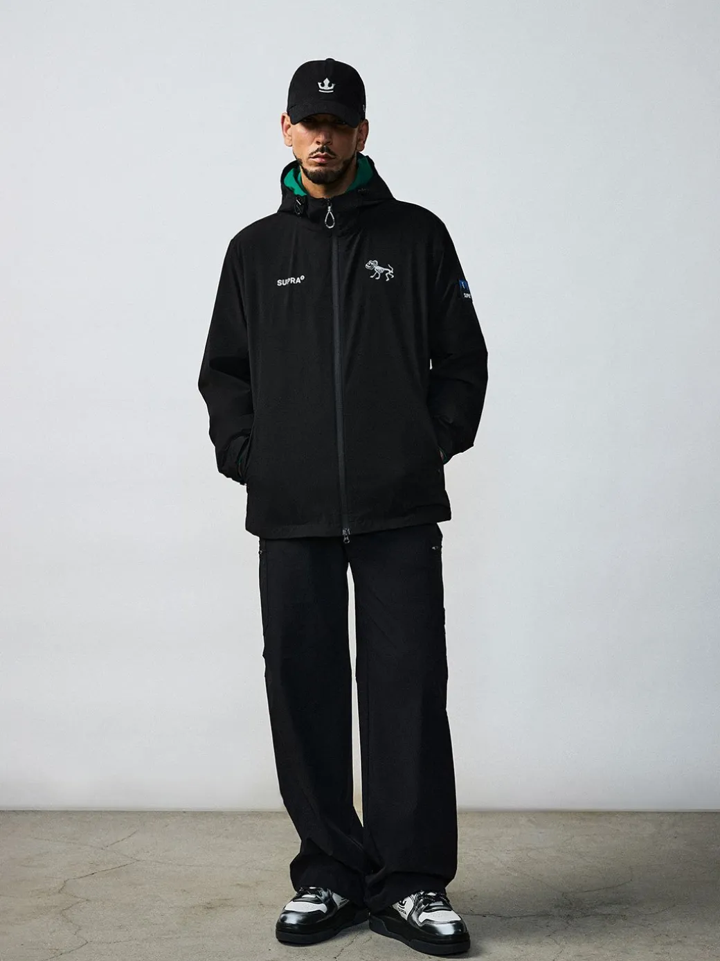 OUTDOOR LIGHTWEIGHT WINDBREAKER